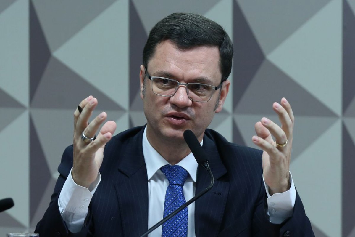 Anderson Torres tem porte de arma cassado pela Polícia Federal