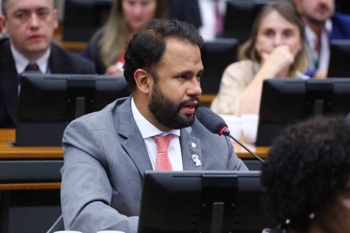 União homoafetiva será discutida por Comissão nesta terça-feira (26)