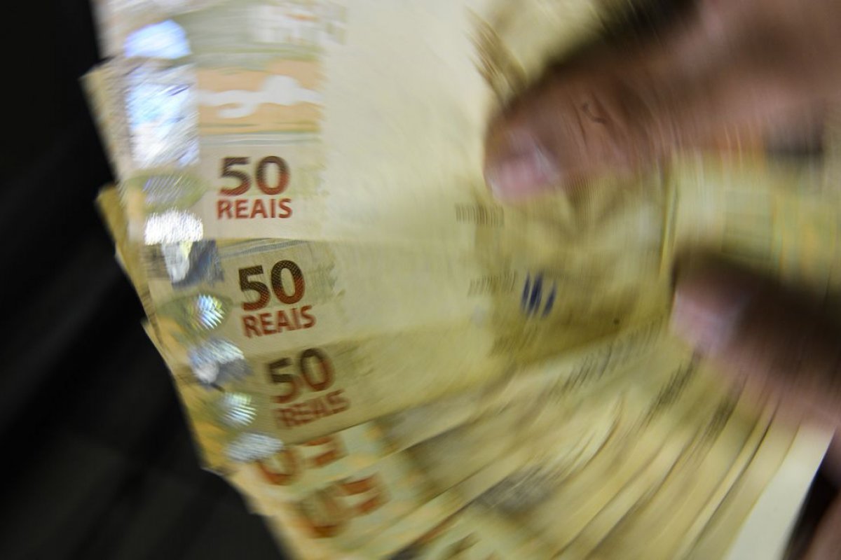 Dívida Pública sobe 2,01% em agosto e supera R$ 6,2 tri