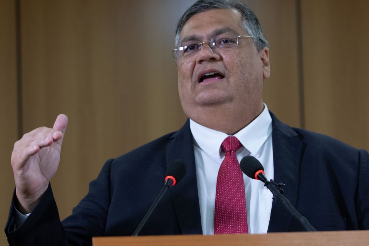 Ala do Planalto resiste à escolha de Dino para STF e insiste em Messias