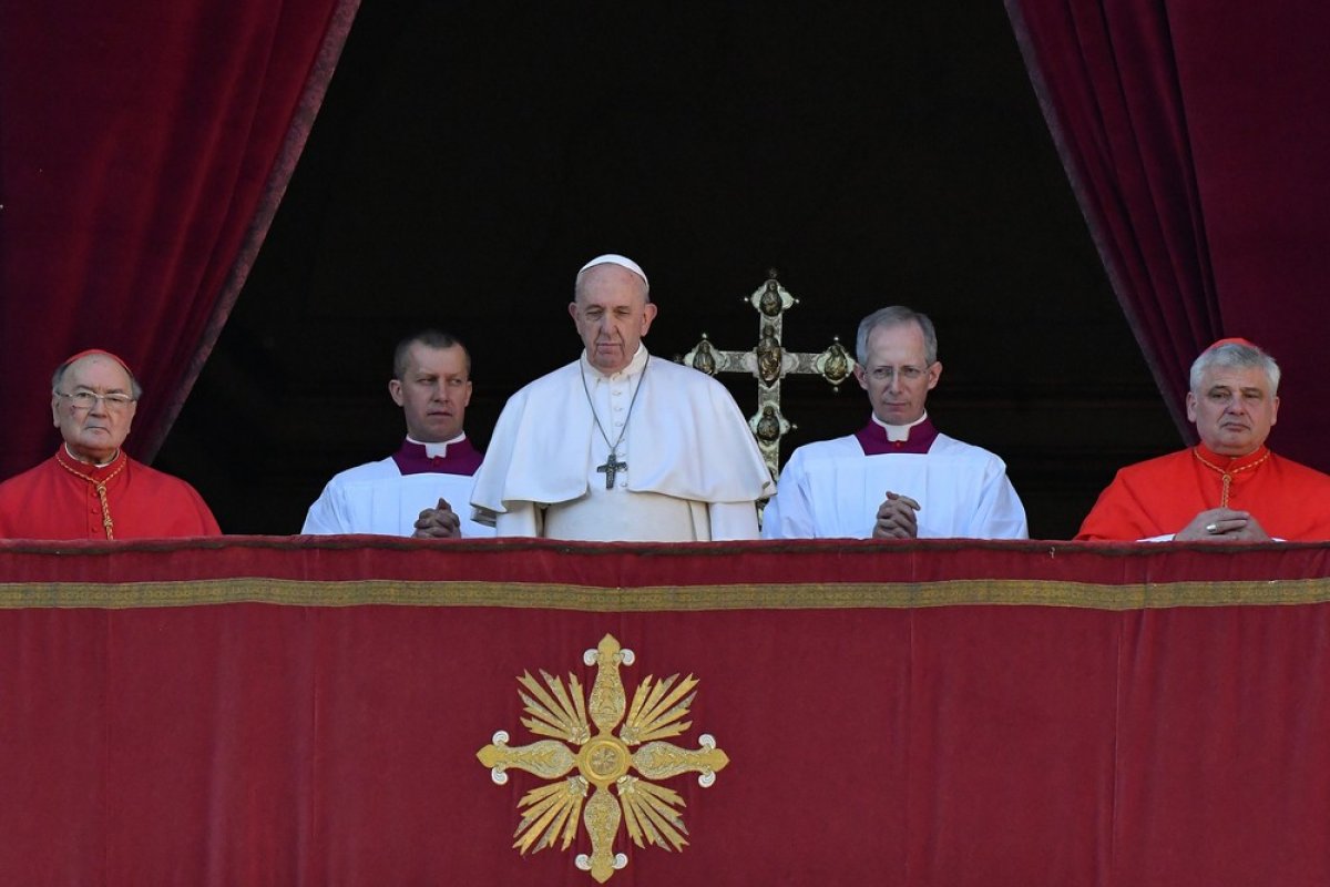 Papa Francisco pede esperança às nações americanas durante a bênção 'Urbi et orbi'