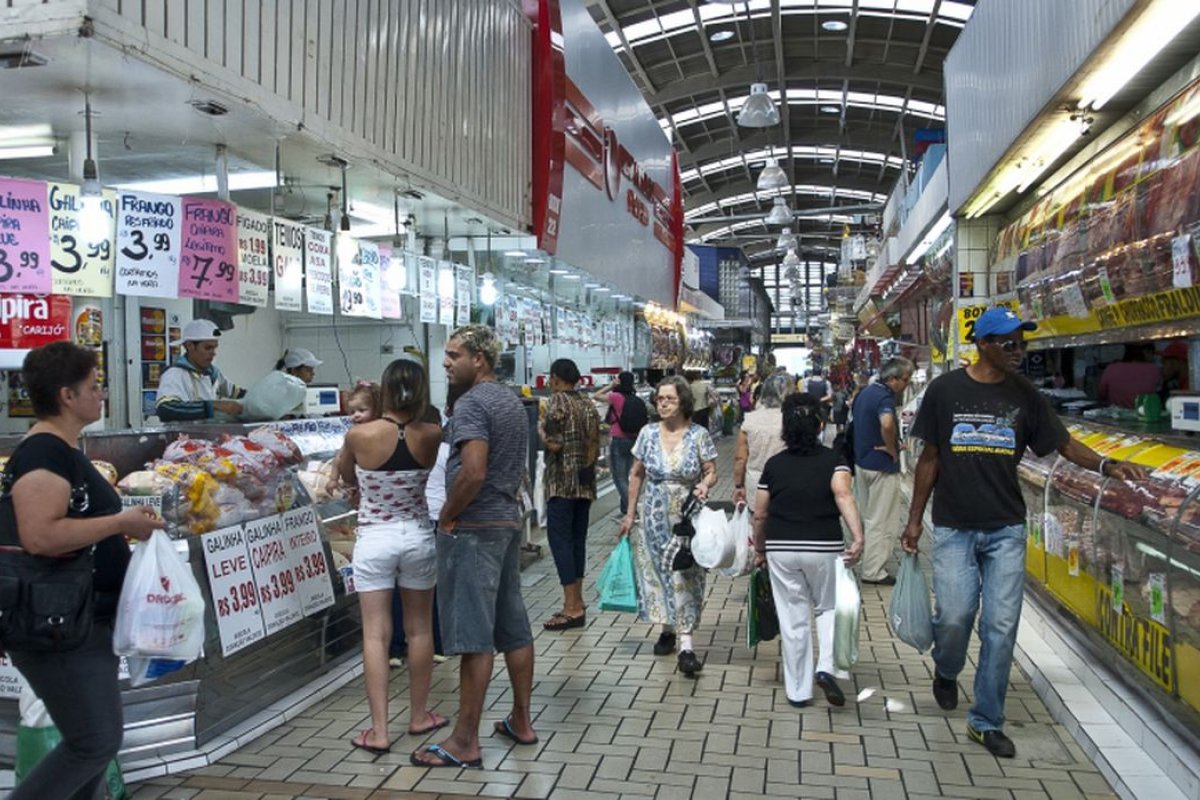 Consumo nos lares cresce 2,58% até agosto, anuncia Abras
