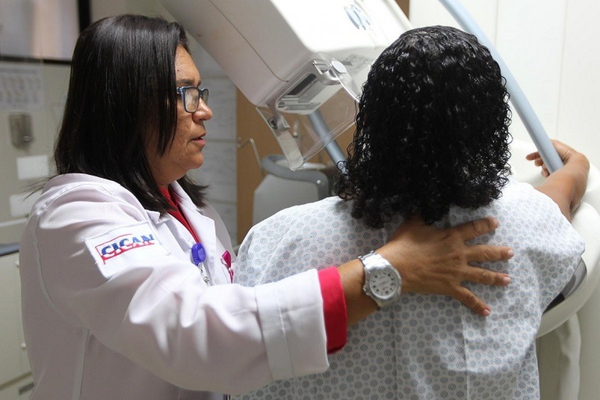 Governo do Estado oferece 20 mil mamografias no Outubro Rosa