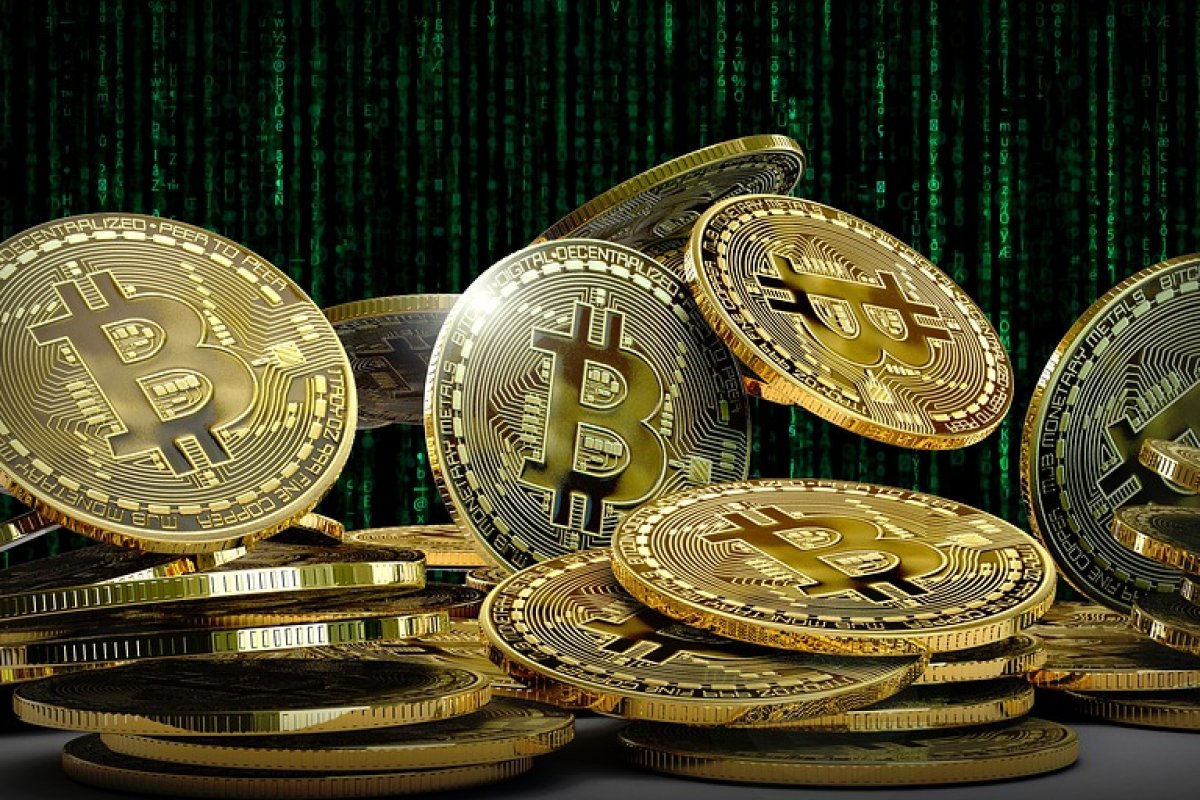Pirâmide financeira: golpe com criptomoedas movimentou R$ 100 bilhões em seis anos
