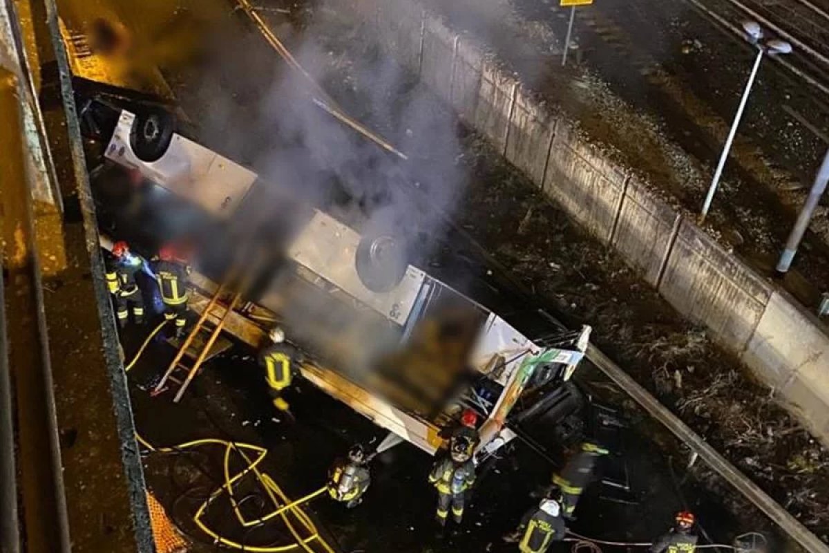 Vídeo: Ônibus cai de ponte e deixa 21 mortos em Veneza, na Itália