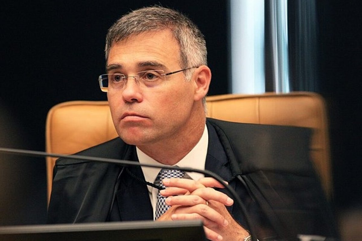André Mendonça suspende julgamento de mulheres nos atos de 8 de janeiro