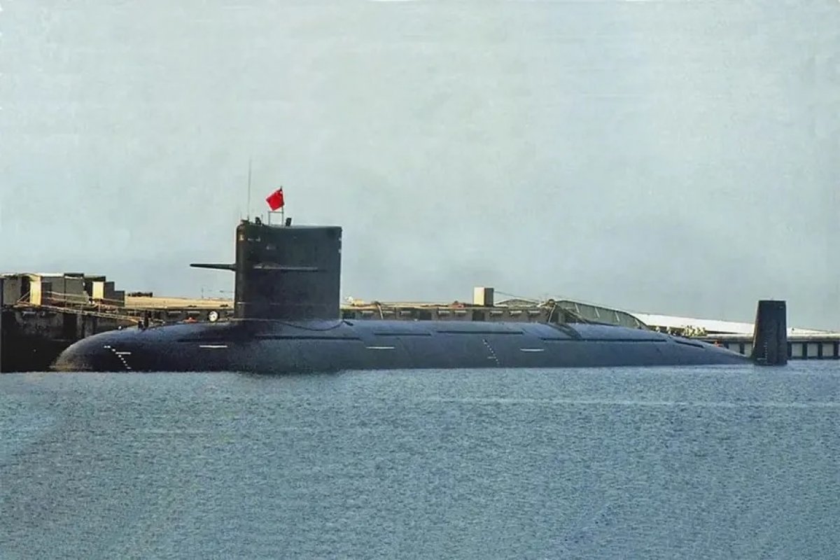 Mais de 50 marinheiros chineses morrem após submarino ficar preso em armadilha