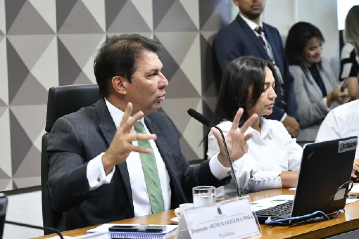 CPMI descarta adiamento da entrega de relatório para inclusão dos dados de ex-diretor da PRF