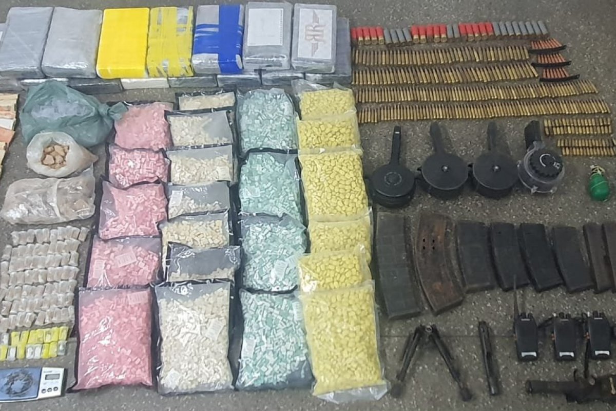 Ação policial desorganiza arsenal de facção em Salvador