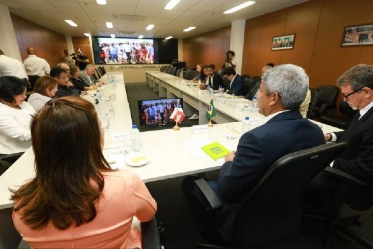 Governo da Bahia anuncia contratação de 638 professores para universidades 