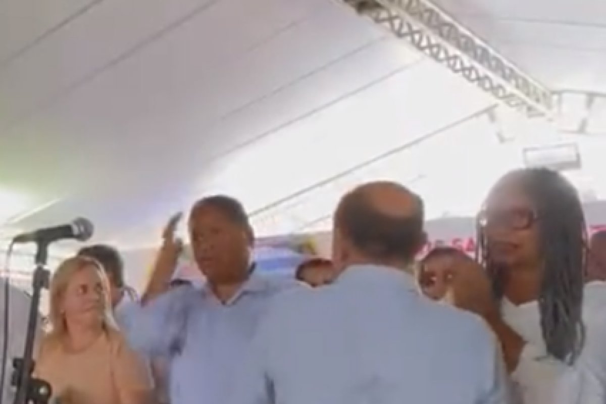 Vídeo: Antônio Brito e Zé Cocá discutem durante visita do governador a Jequié 