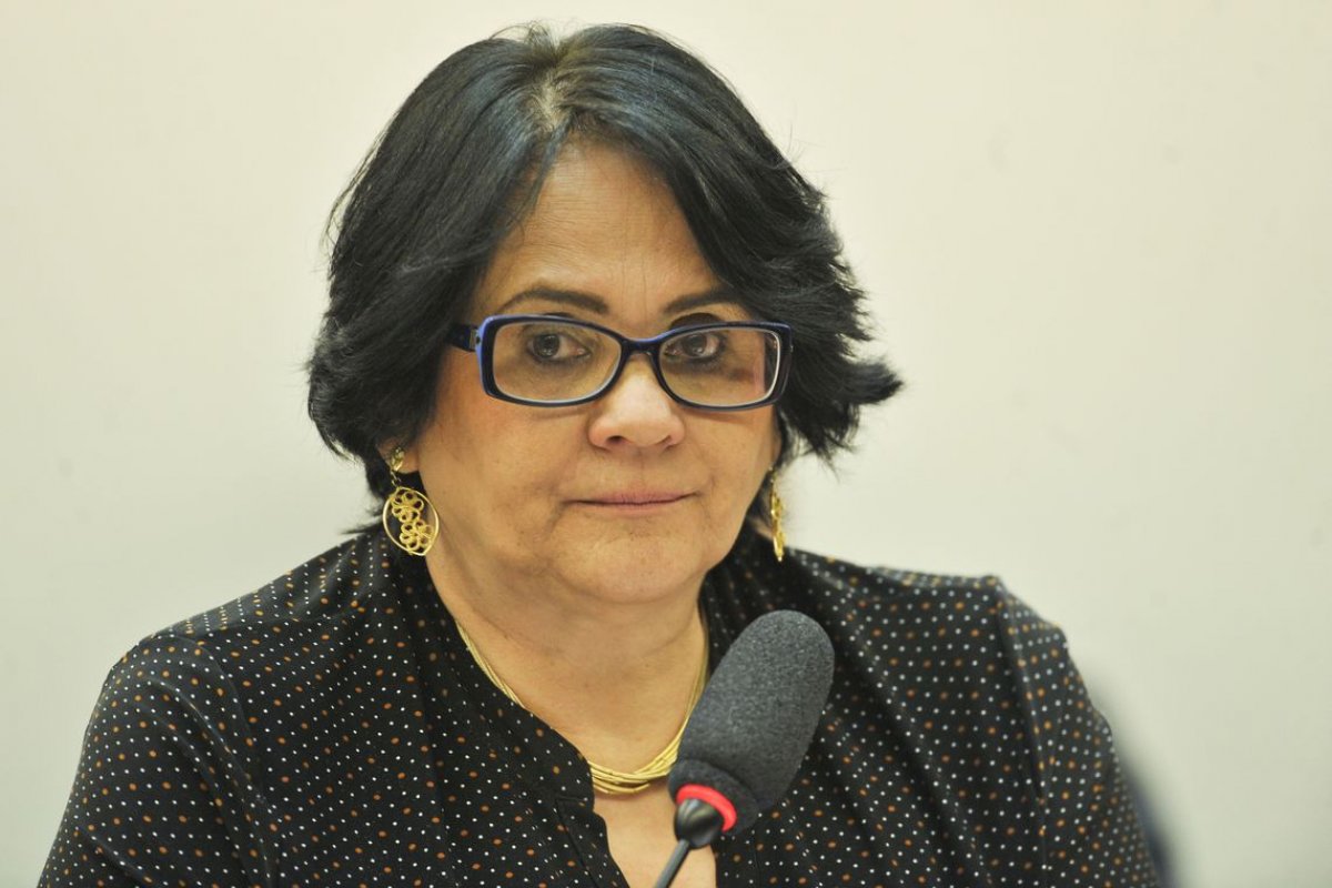 Damares afirma que irá adotar medida para vetar visitas íntimas para jovens infratores