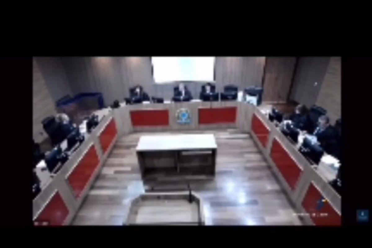 Vídeo: "Gravidez adquire-se por gosto", diz desembargador sobre falta de advogada em plenário de julgamento