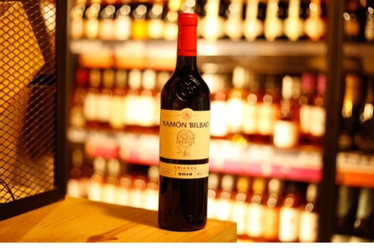 Wine passa a vender o vinho Ramón Bilbao Crianza 2019 no e-commerce e lojas físicas! 