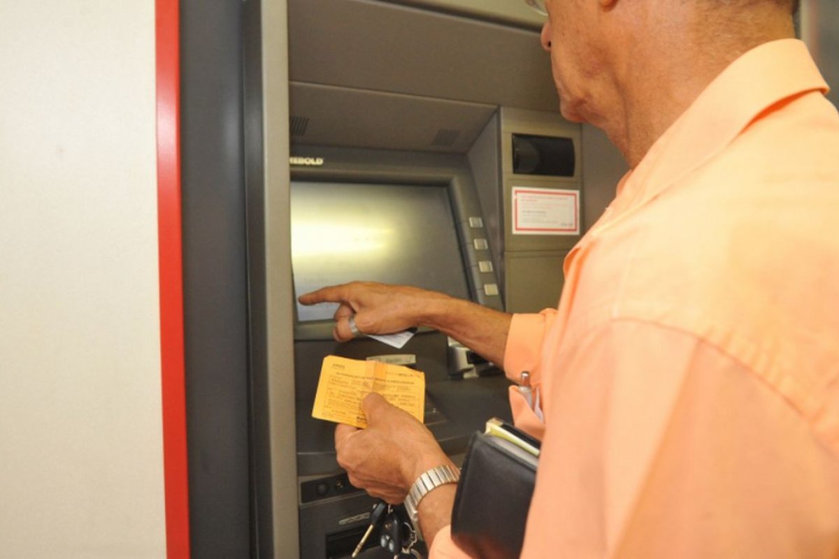 Bancos não abrirão nesta quinta-feira (12)