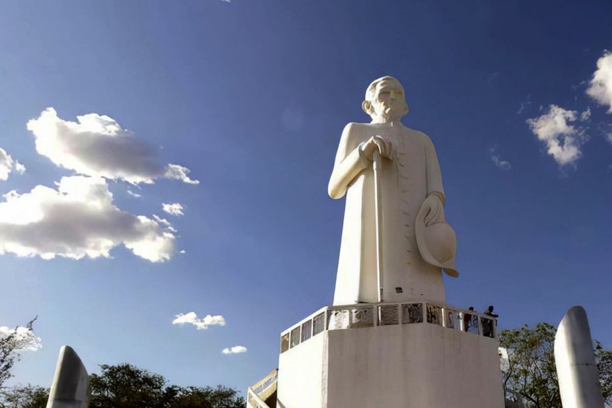 Padre Cícero passa a fazer parte do Livro dos Heróis e Heroínas da Pátria