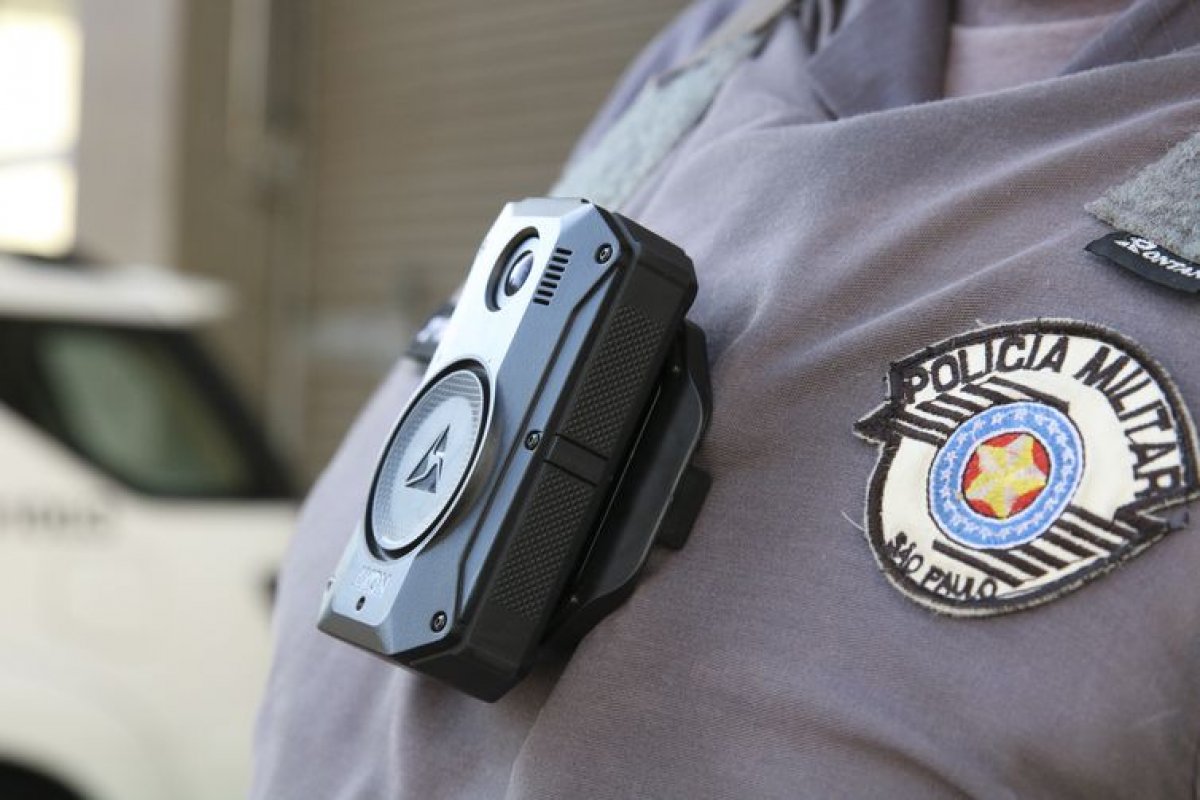 Brasil tem mais de 30 mil câmeras corporais em uso por policiais