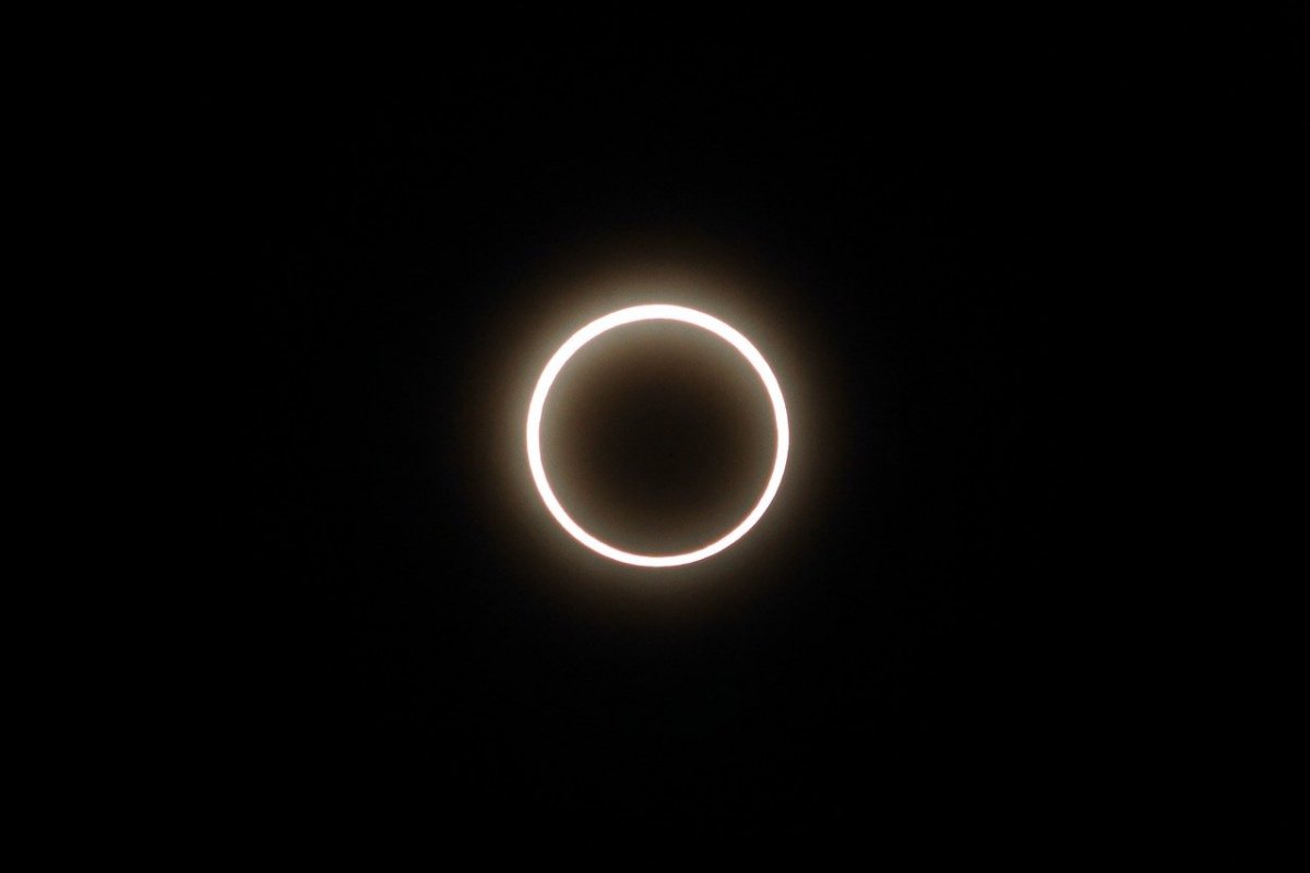 Eclipse solar anular fica visível em todo o Brasil neste sábado (14)