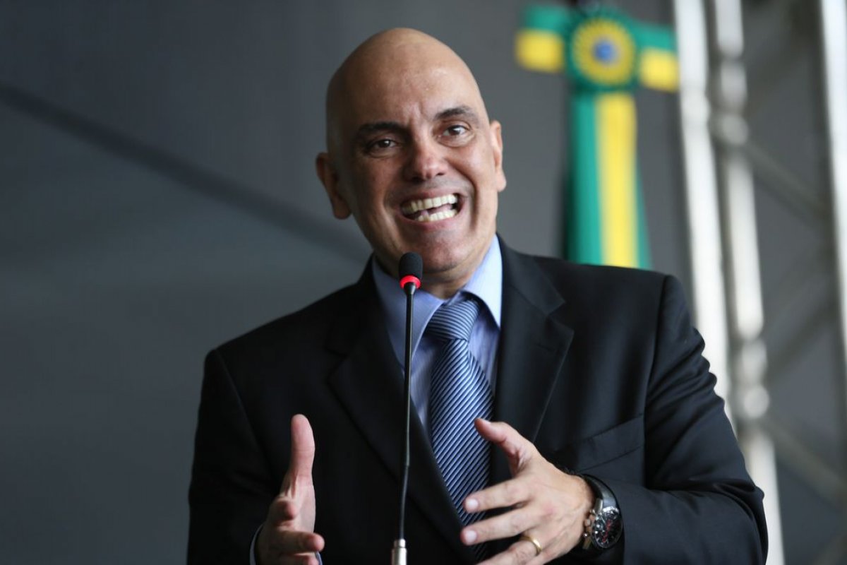 Moraes vota para condenar mais 8 réus por atos do 8 de Janeiro