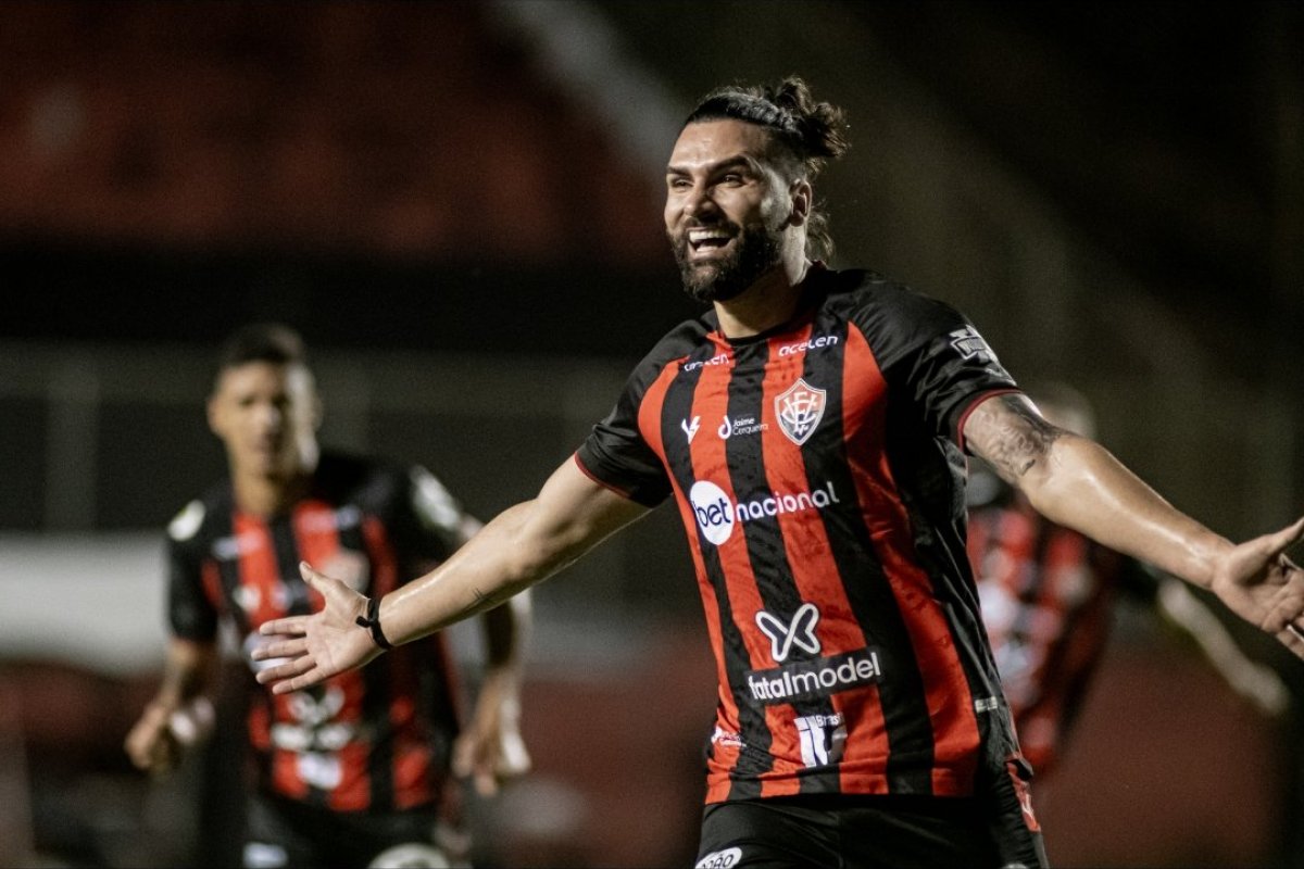 Vídeo: Cada vez mais perto do acesso, Vitória vence Guarani no Barradão; confira os gols