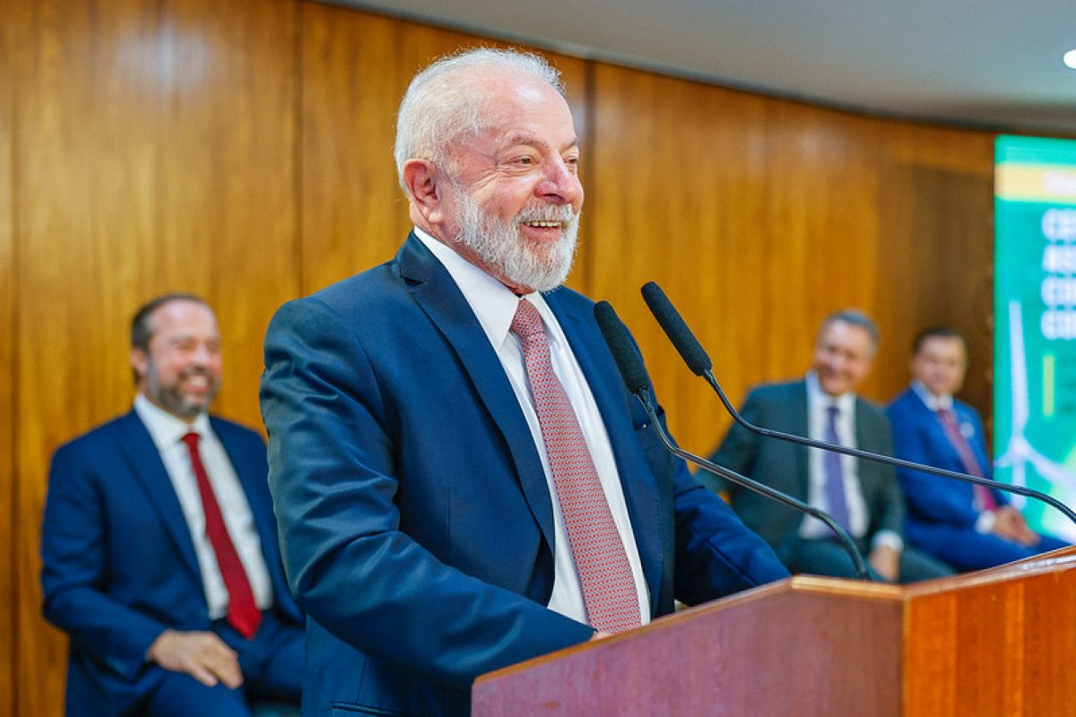 Lula parabeniza presidente do Equador e fala em aprofundar relações bilaterais 