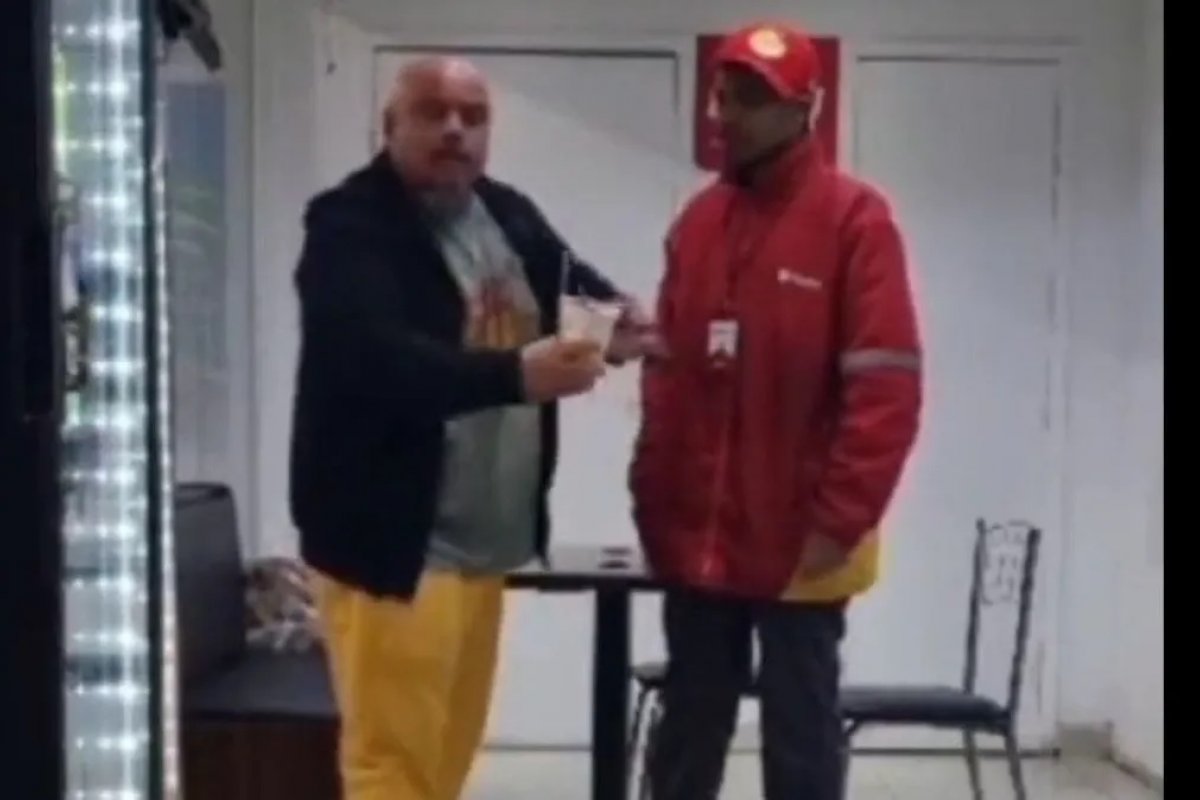 Empresário que fez ofensas racista contra frentista vai a polícia e alega problema de alcoolismo
