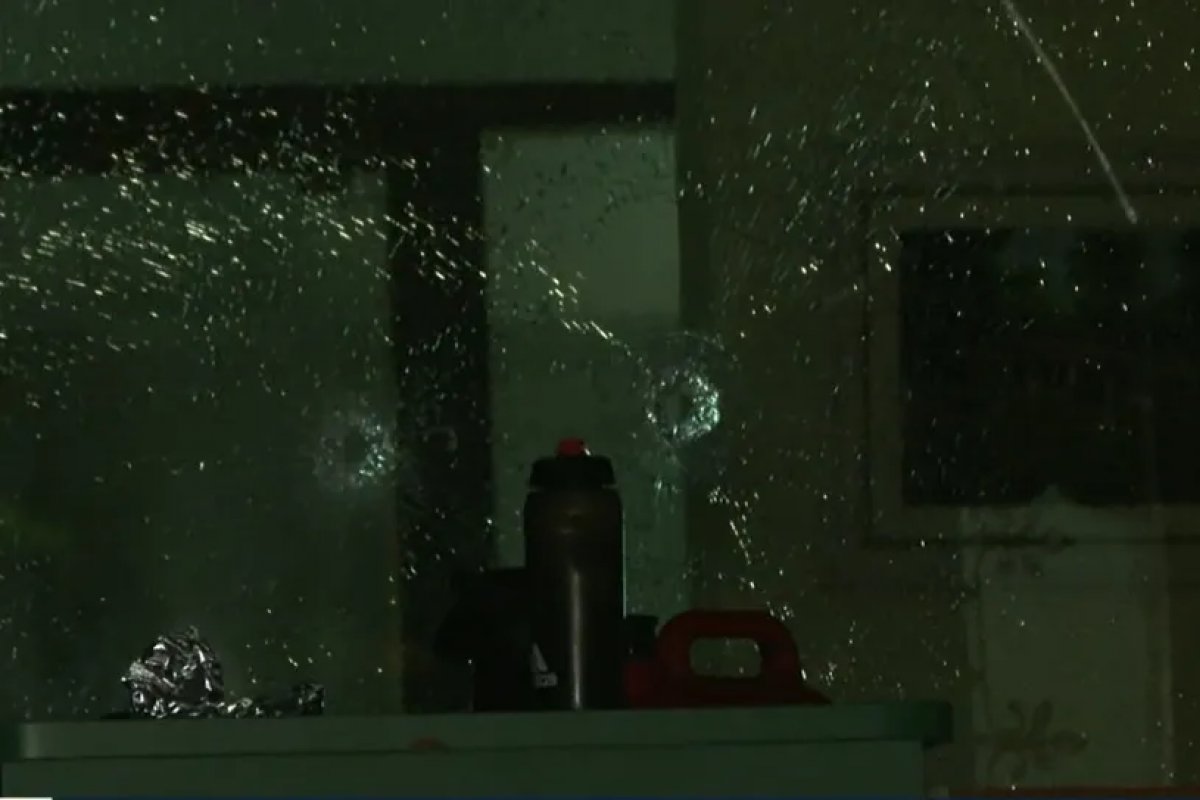 Assalto em restaurante deixa uma cliente e dois criminosos baleados no bairro de Ondina