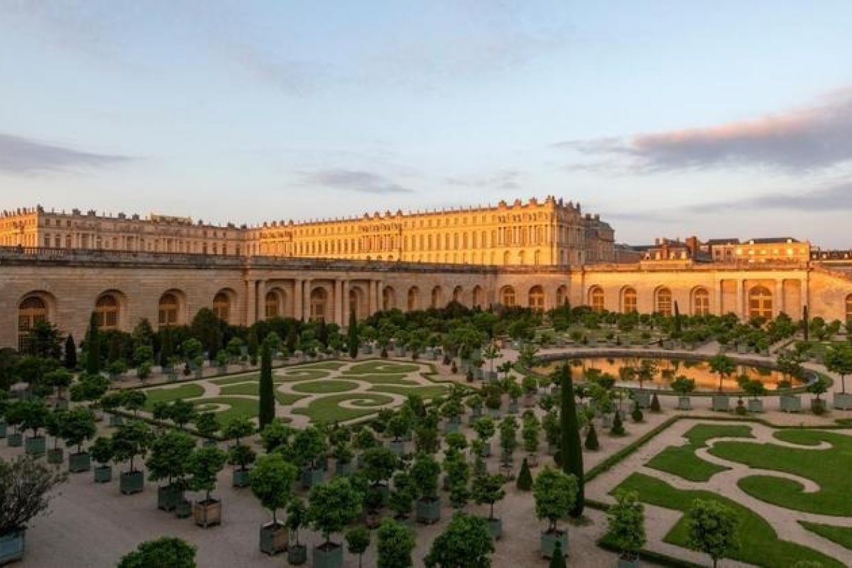 Palácio de Versailles, na França, é fechado às pressas por ameaça à segurança