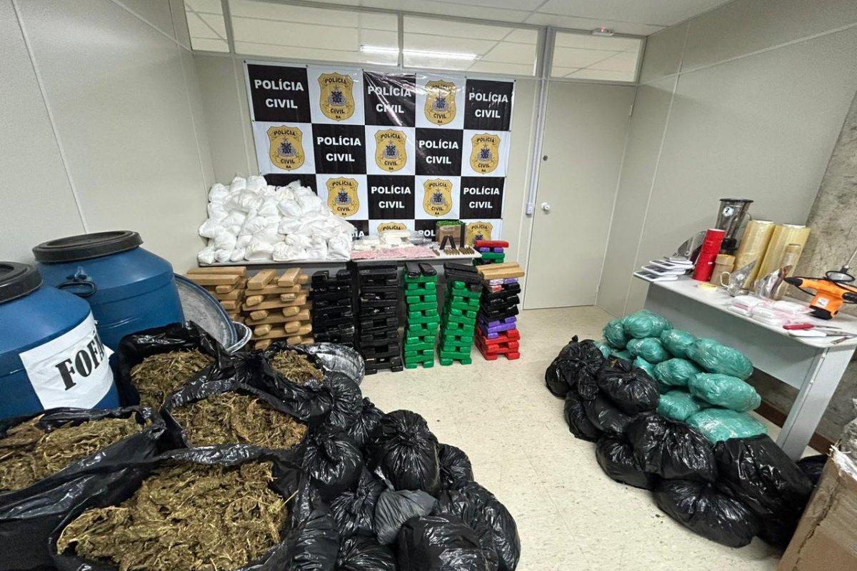 Operação apreende quase uma tonelada de drogas em Salvador e Camaçari