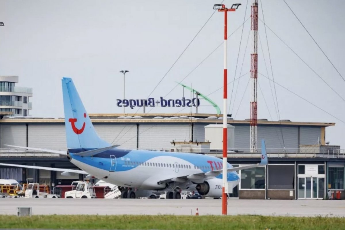 Aeroportos da França recebem novas ameaças de bombas e oito são evacuados 