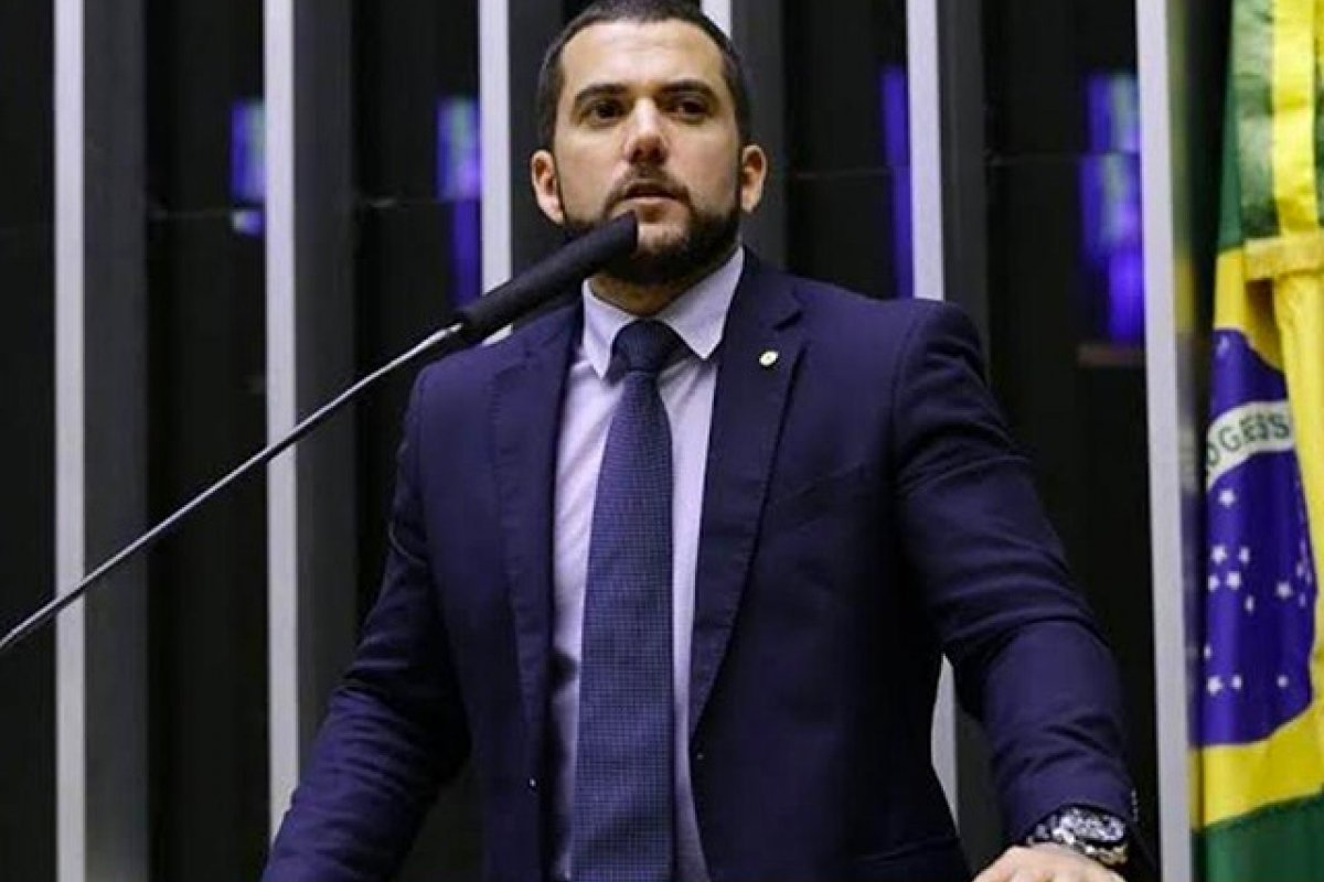 Carlos Jordy diz que não vai demitir assessor envolvido em confusão em CPMI