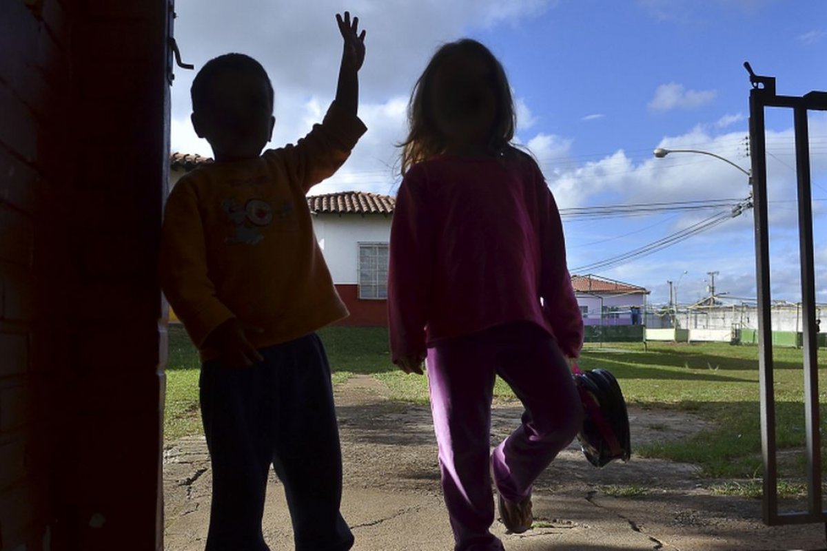 Brasil tem oito casos de abandono de menor por dia, aponta levantamento