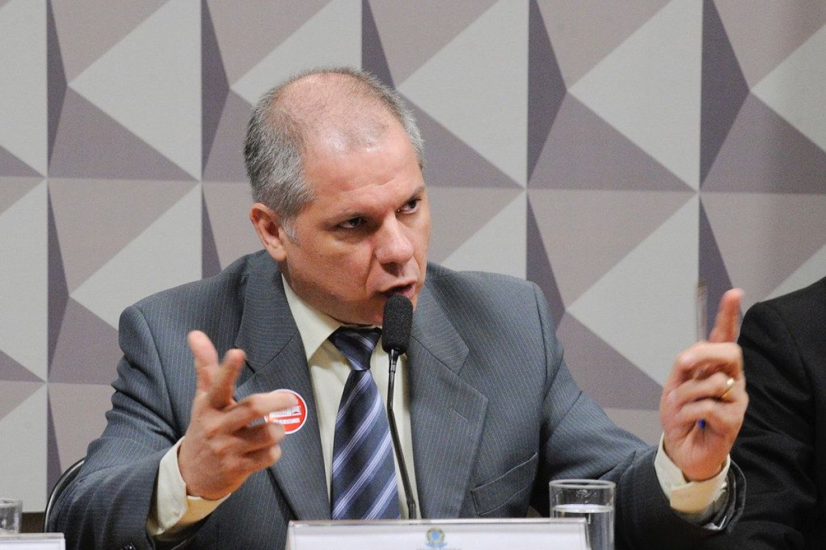 Presidente do INSS diz que 'esforço' do governo por revisão de benefícios não tem finalidade fiscal