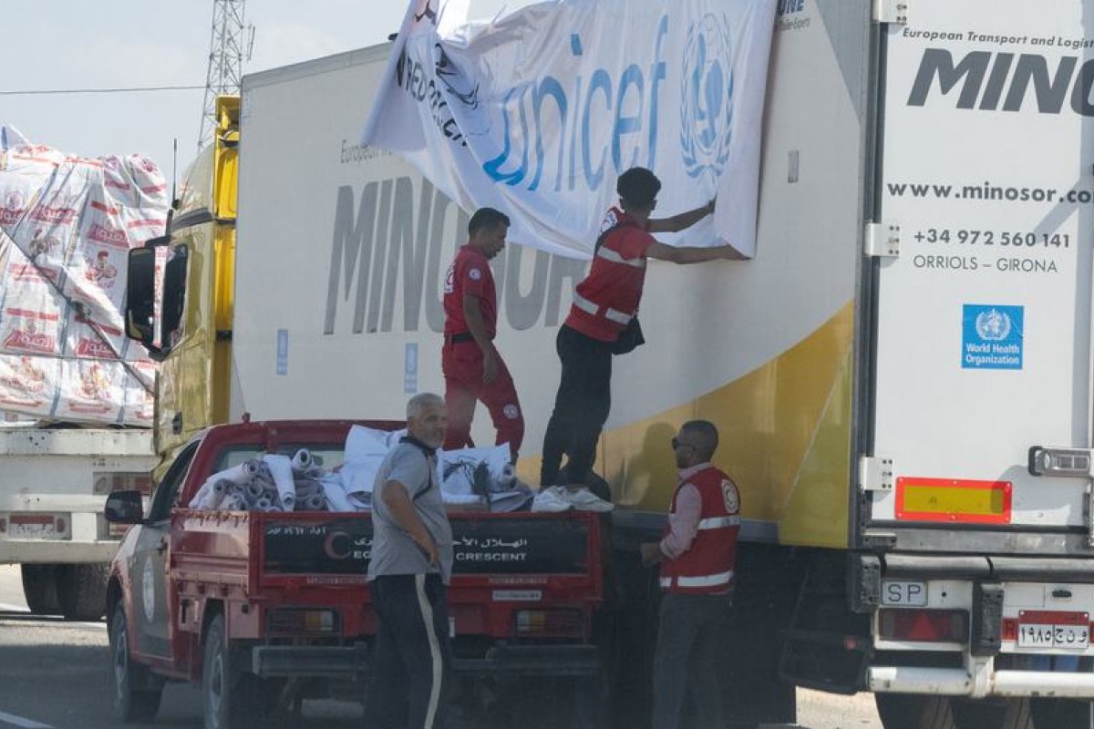 Novo comboio com ajuda humanitária entra na Faixa de Gaza