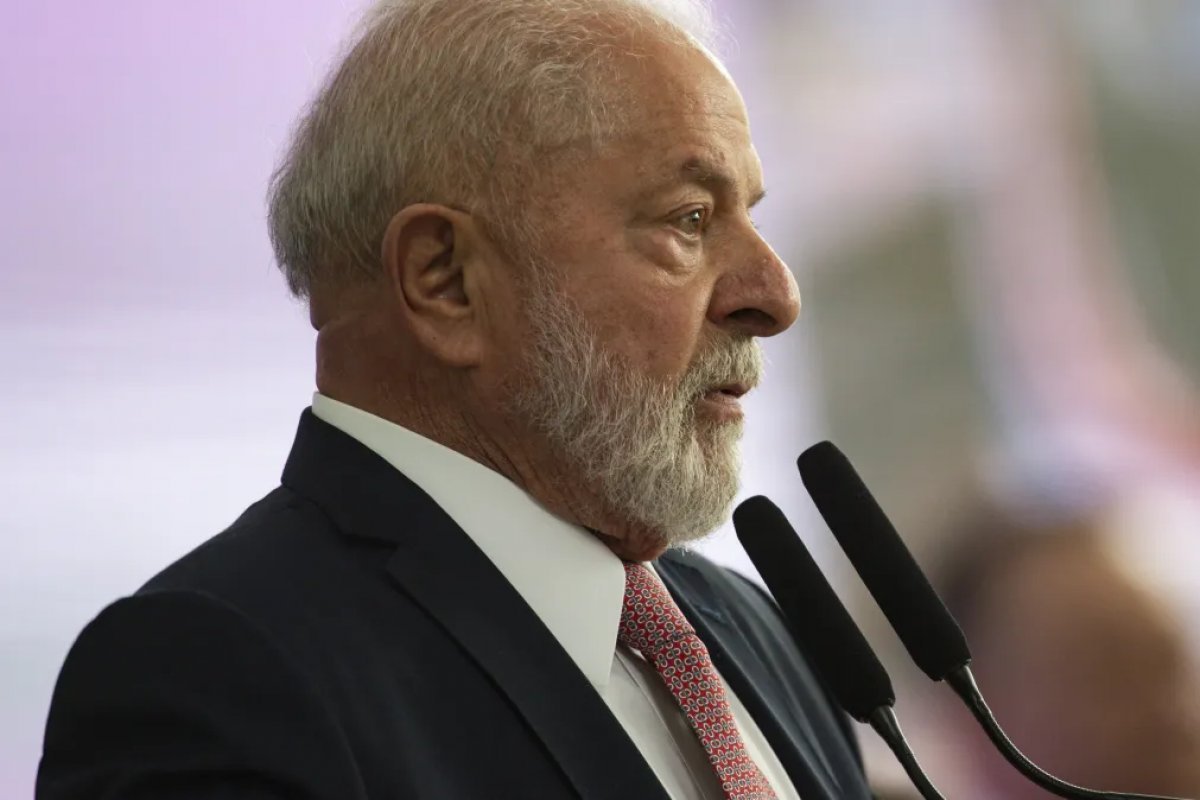 ''Estamos matando o futuro'', diz Lula sobre morte de criança após atentado em escola paulista