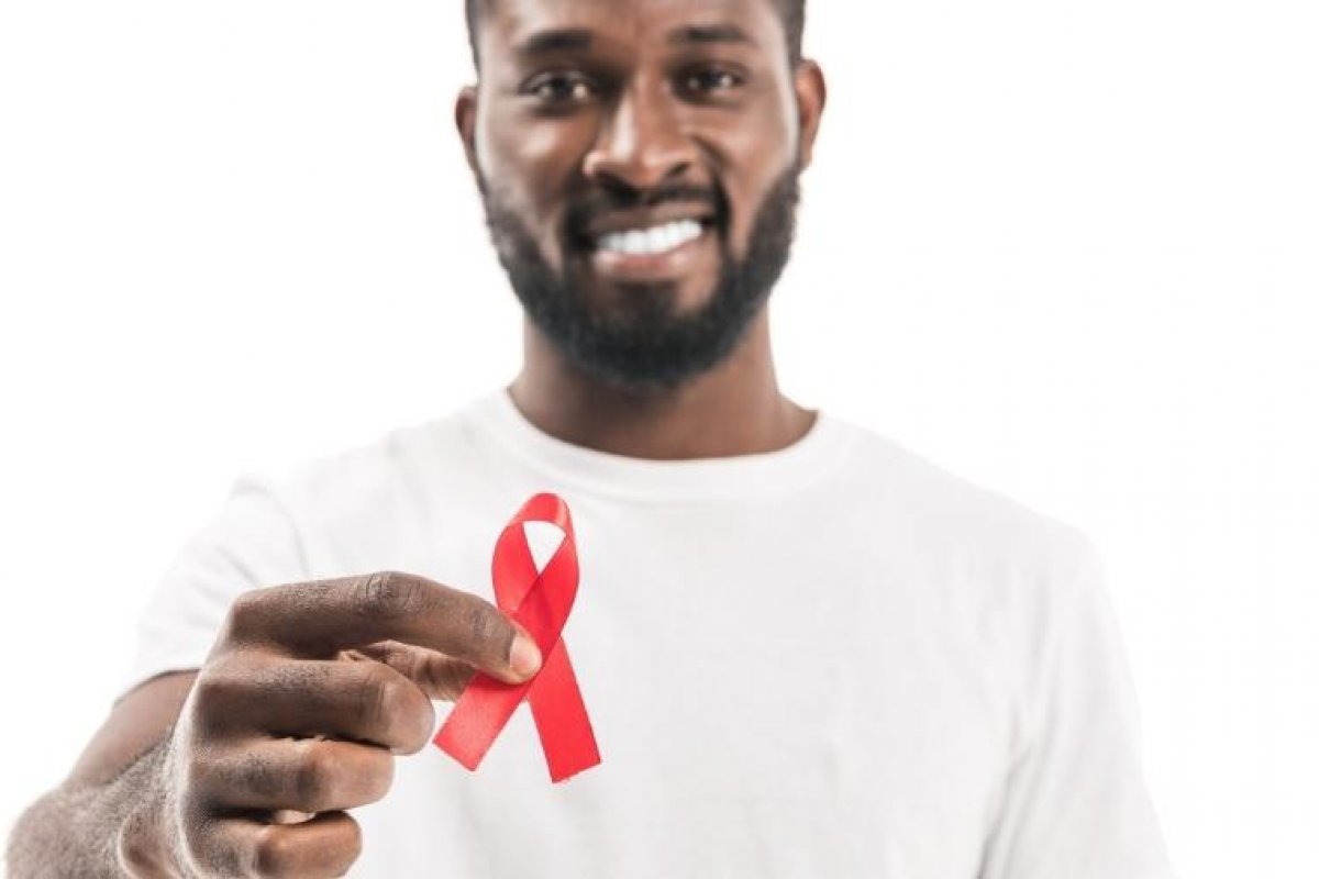 Maioria dos casos de Aids no Brasil é diagnosticada em negros, diz relatório