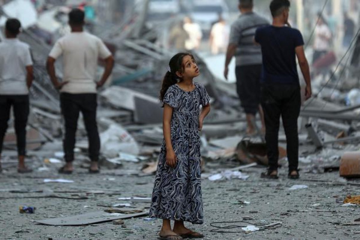 Ao menos 2.000 crianças foram mortas no conflito em Gaza, afirma ONG
