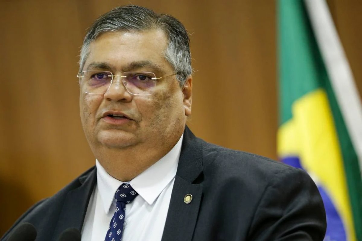 Após ataques, Dino anuncia aumento das equipes federais no Rio