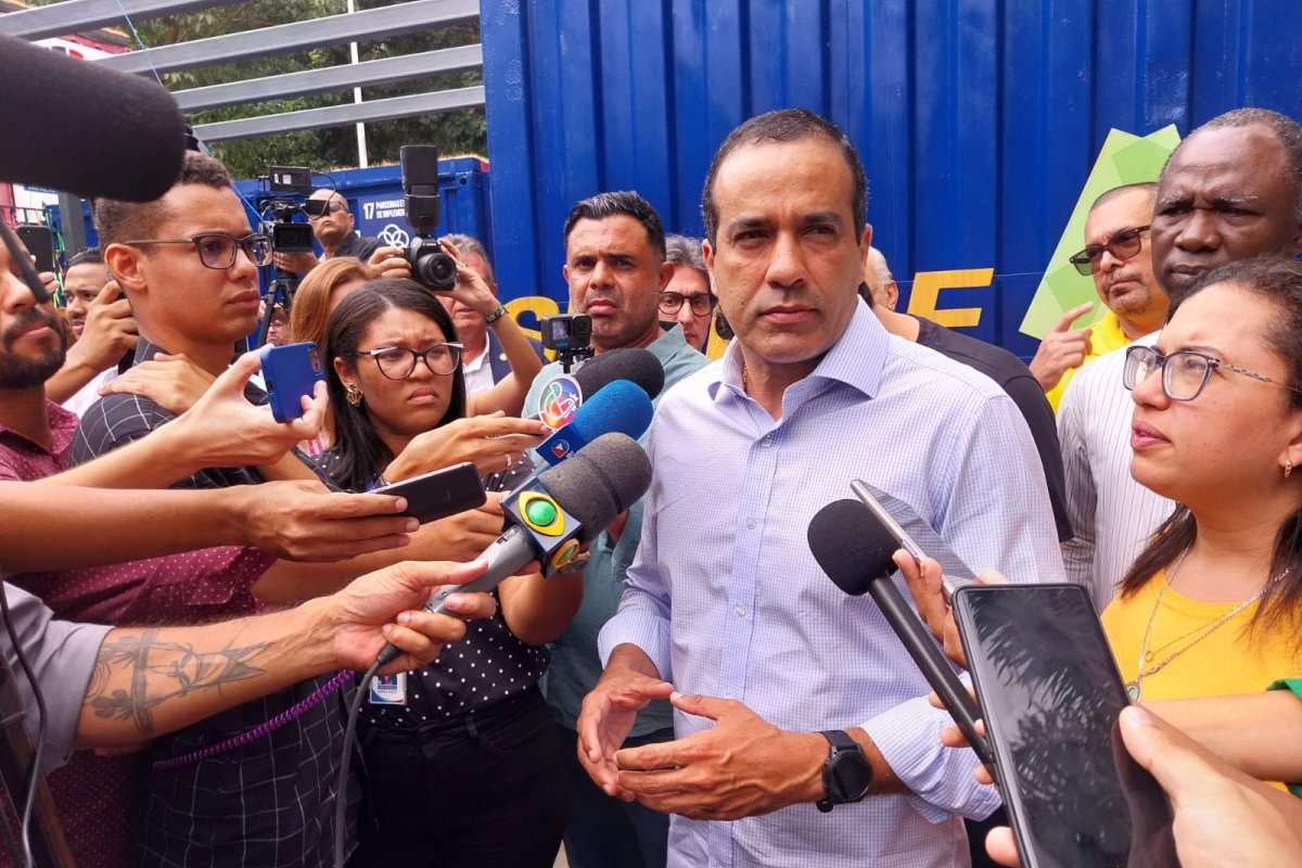 Bruno diz que projeto do Centro de Convenções no Comércio está em andamento