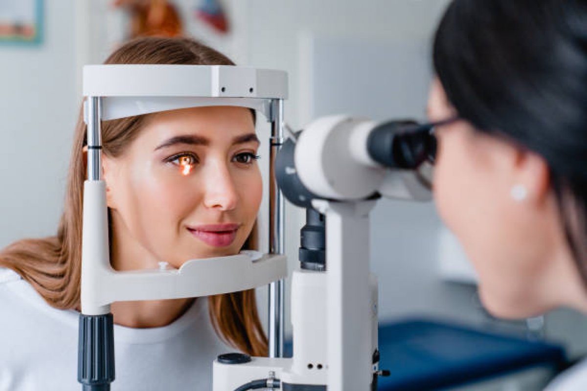 Casos de miopia em adolescentes crescem 33,4%, alerta estudo do H.Olhos
