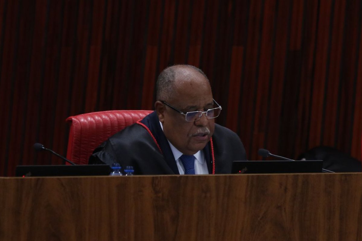 Benedito Gonçalves vota pela condenação de Bolsonaro por uso eleitoral do Bicentenário da Independência 