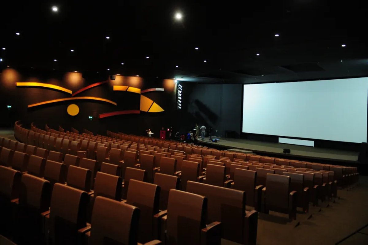 Câmara aprova prorrogação de cota para audiovisual brasileiro na TV paga