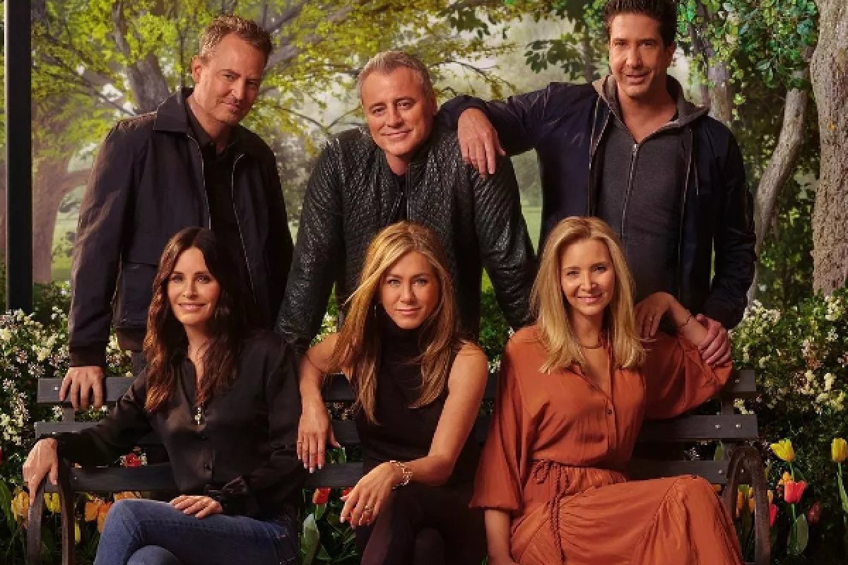 Confira como foi o reencontro de Matthew Perry com elenco de 'Friends'
