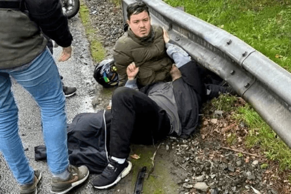 Brasileiro tem perna amputada após ser atropelado por carro da polícia na Irlanda