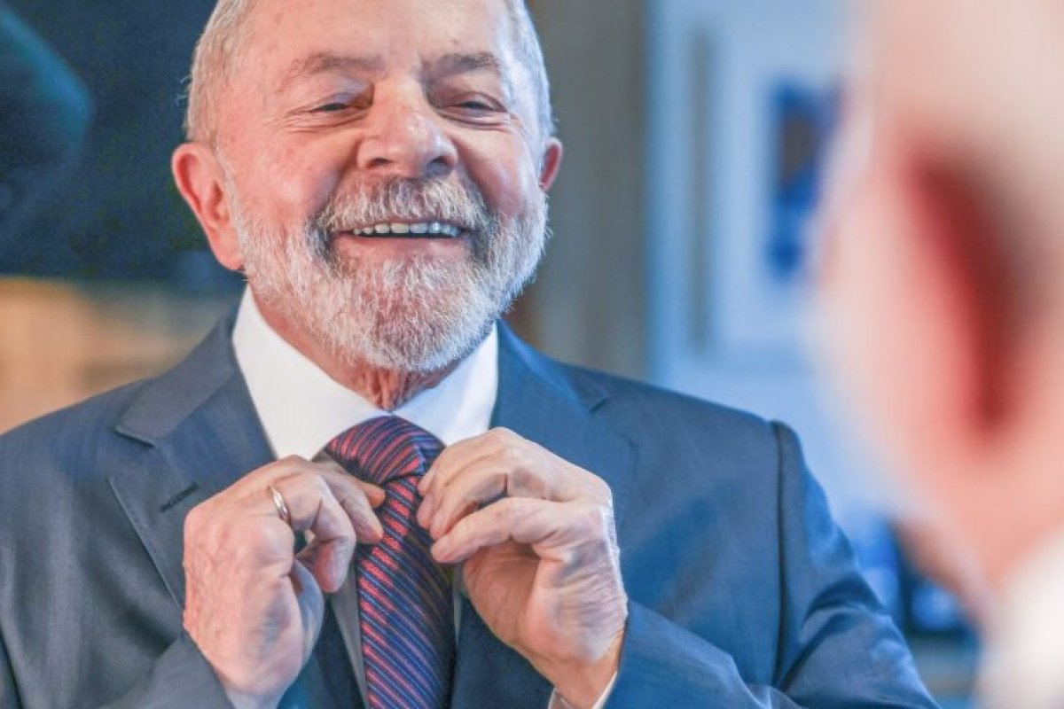 Lula relembra vitória nas urnas: 'há um ano, a democracia vencia'