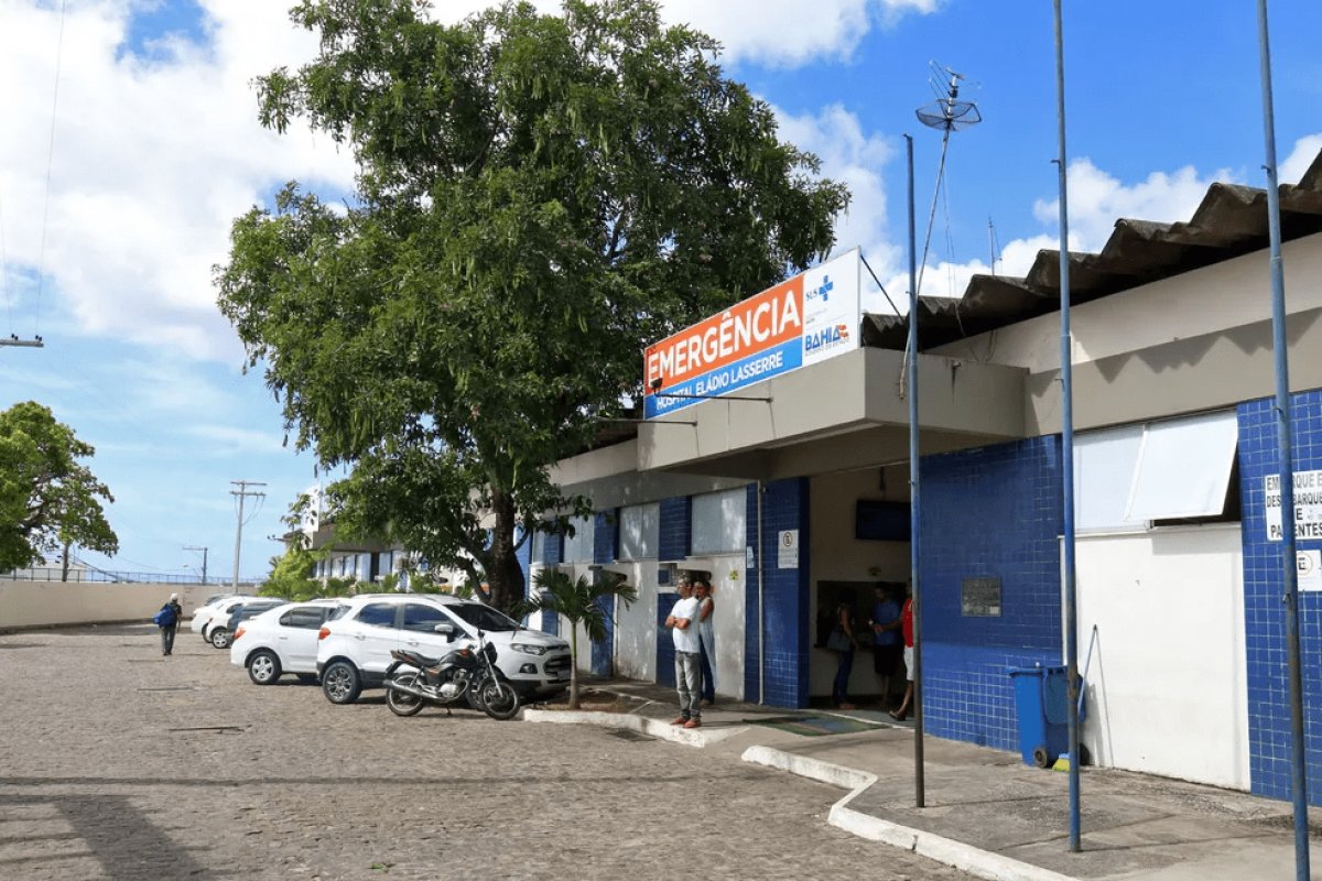 Adolescente de 14 anos é baleado em Cajazeiras e familiares acusa PM; estado de saúde é grave