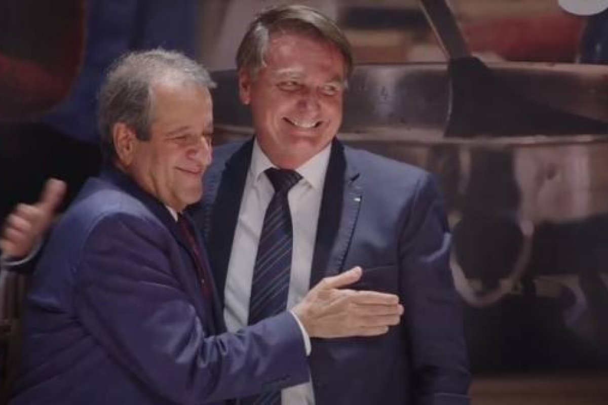 Valdemar diz que Bolsonaro 'errou' e deveria ter vendido joias no Brasil
