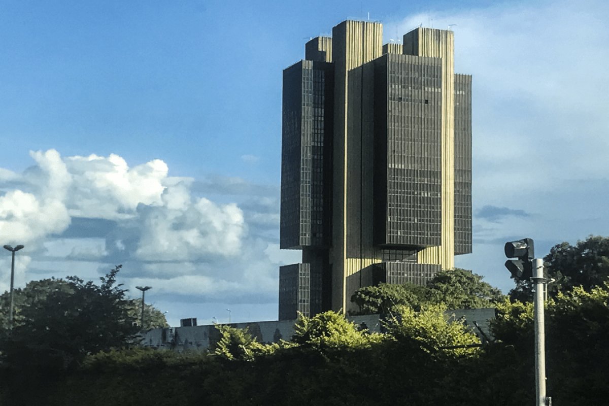 Copom deve reduzir a taxa de juros em 0,5 ponto percentual nesta quarta-feira (1)