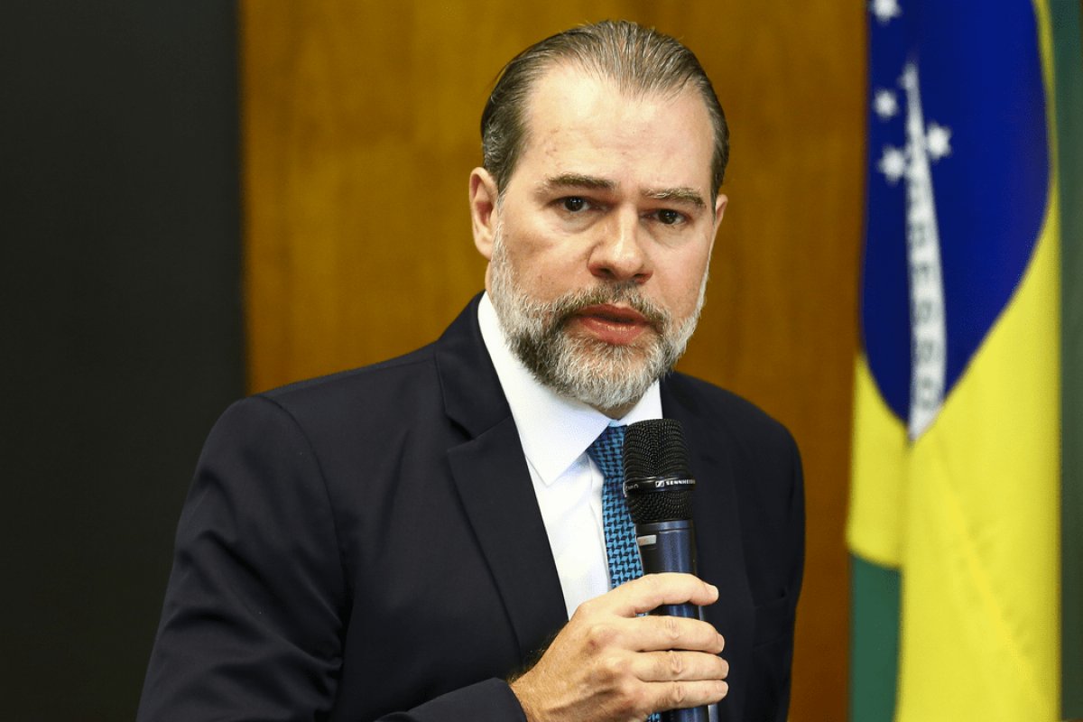 'Direito da vítima', argumenta Toffoli ao permitir que Moraes participe do próprio caso do aeroporto