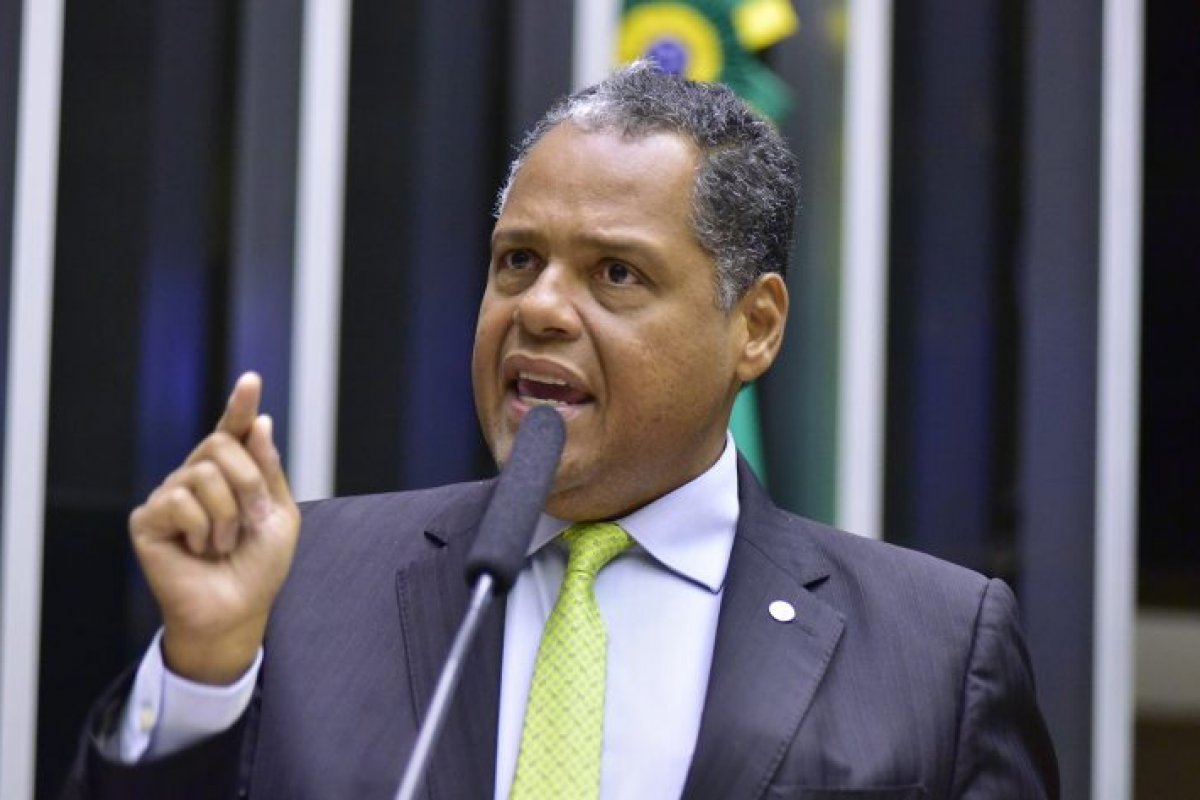 Deputados aprovam projeto que cria Bancada Negra na Câmara
